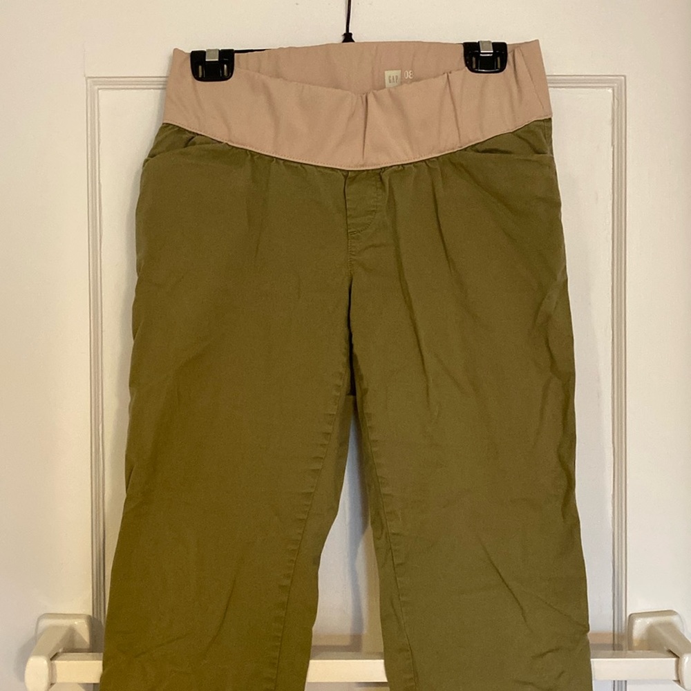 Gap Maternity Olive Girlfriend Khaki, size 8.